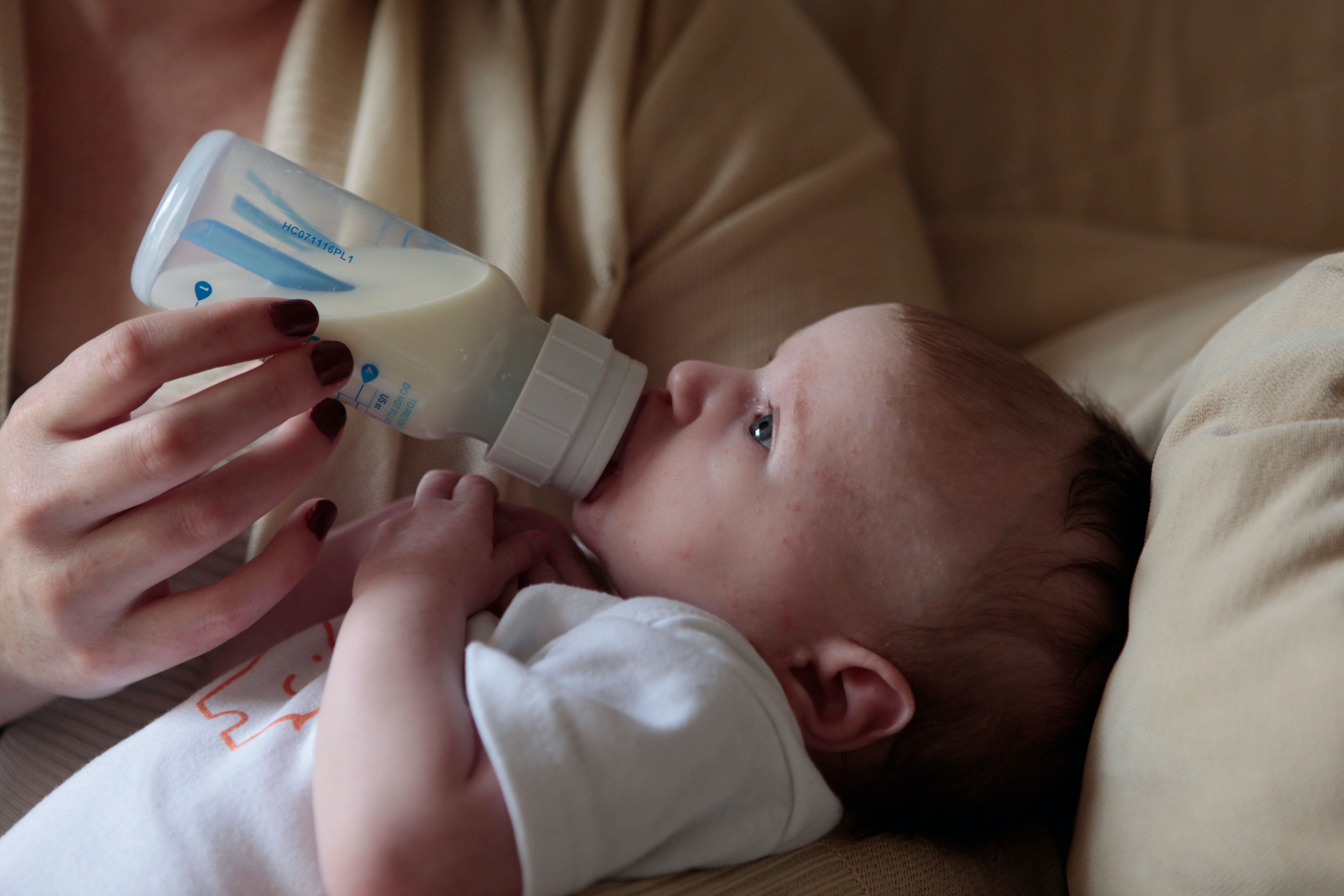 How To Choose The Right Bottle For Your Newborn